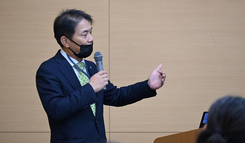 無駄の廃除方法を解説する本多代表取締役主任研究員(11月4日、熊本県信保協)