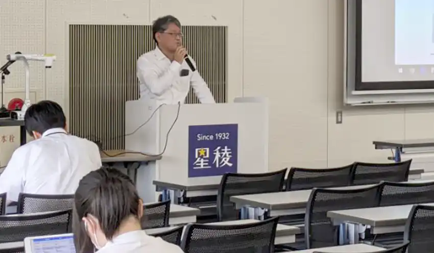 講義をする大野所長(6月26日、金沢星稜大、信金中金北陸支店提供)