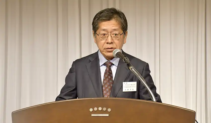 就任あいさつする大西新会長(4月17日、東京都内ホテル)