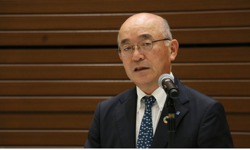 24年3月期決算について説明する柴田理事長（5月20日、東京都中央区）