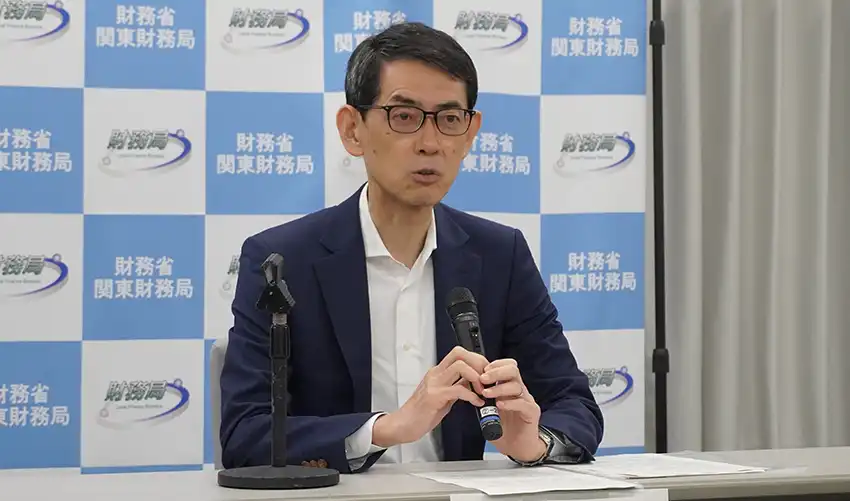 就任会見に臨む後藤新局長（7月17日、さいたま新都心合同庁舎）