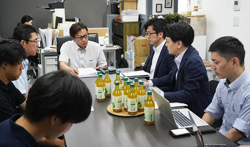 支援の流れを共有した初回のミーティング（7月15日、プラスパン）