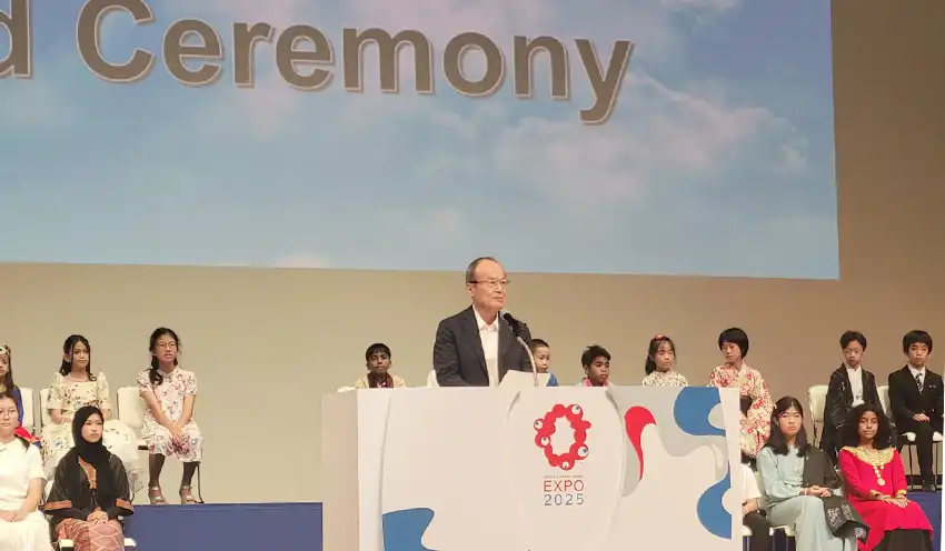 開会のあいさつをする垣内会長（7月31日、EXPOホール・シャインハット）