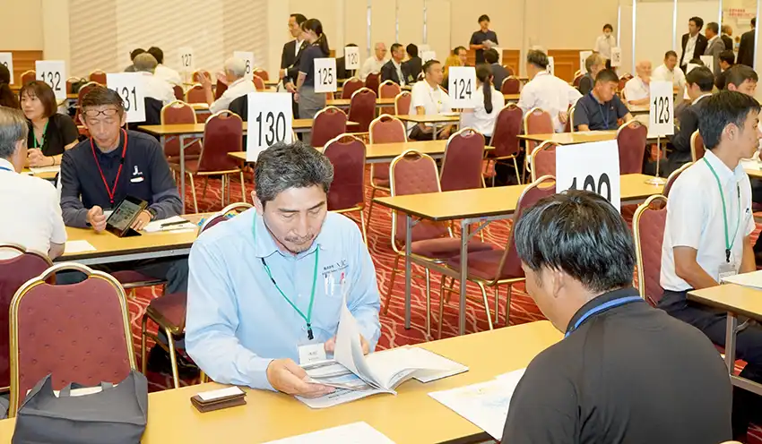 商談コーナーでは、事前だけで1400以上の面談予約があった（8月6日、タワーホール船堀）