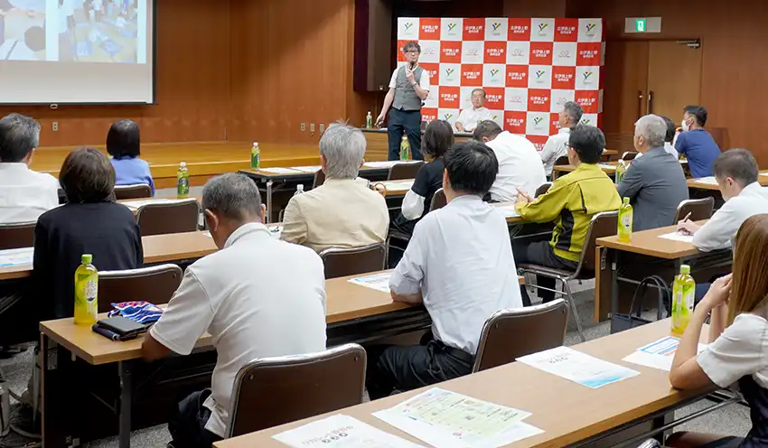約30人が熱中症対策の知識を学んだ（8月20日、北伊勢上野信金本店）