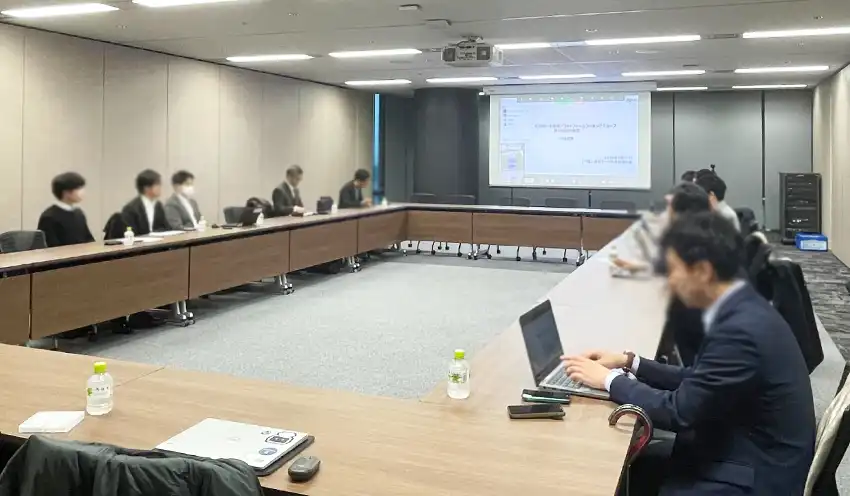 データ連携の実現に向けて意見を出し合ったWGの検討会(金融データ活用推進協提供)