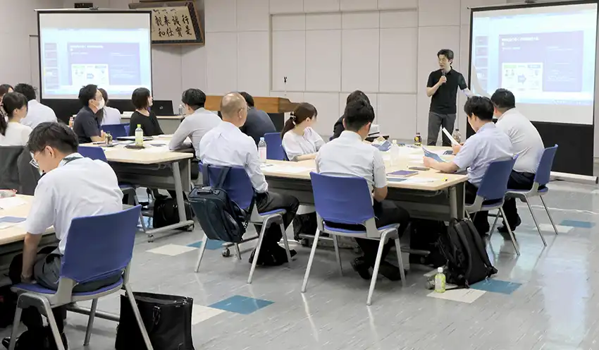 共同通信記者による企業考察力養成講座（8月8日、本店、栃木銀提供）