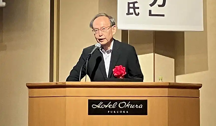 キリンビールでの経験や苦労を語る田村氏(8月28日、ホテルオークラ福岡)