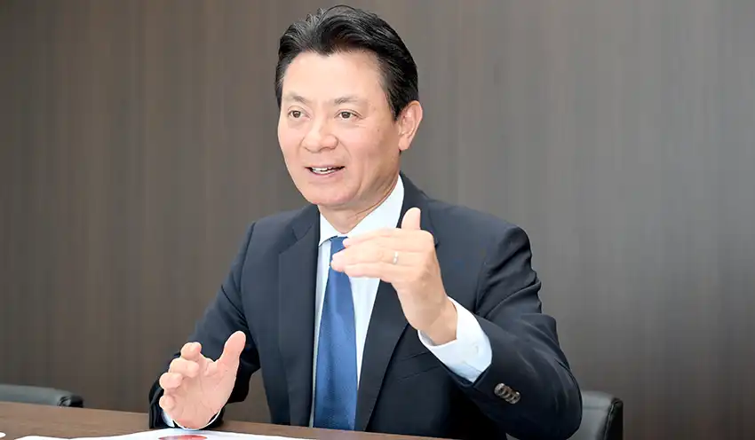 「当社の強みは〝任せて安心〟と思ってもらえるところ」と話す酒井社長（7月23日、本社）
