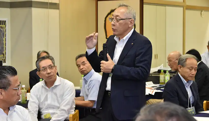 セミナー参加者の質問に答える深山理事長（9月10日、熊野町）