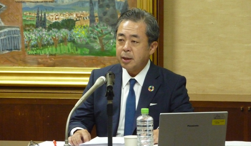 いについて説明する高田会長（9月19日、都内）