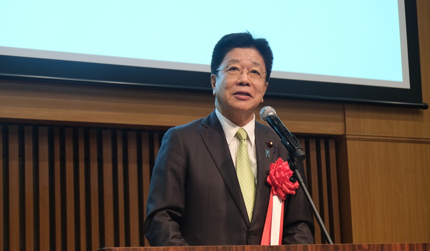 資産運用業大会で挨拶する加藤勝信金融担当相（9月29日、都内）