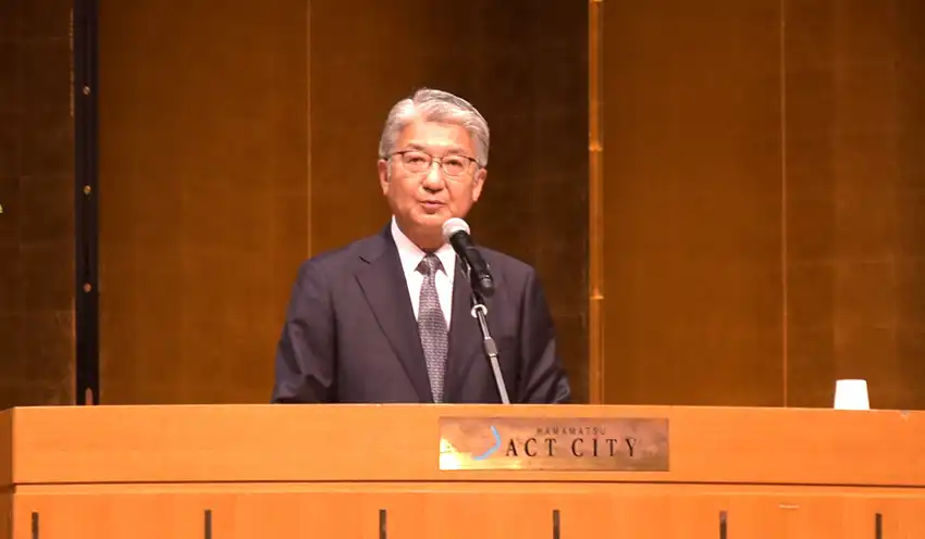 講演する髙栁理事長（9月20日、アクトシティ浜松）
