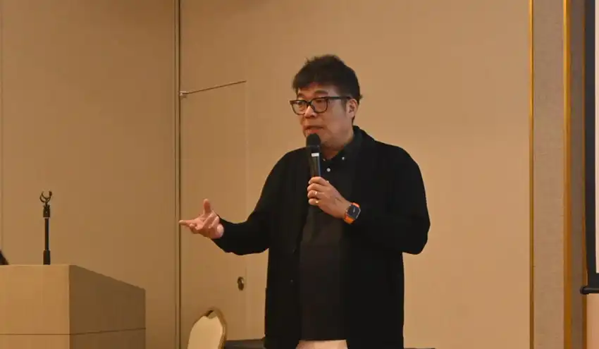 講演する藤野社長（9月9日、船橋市内）