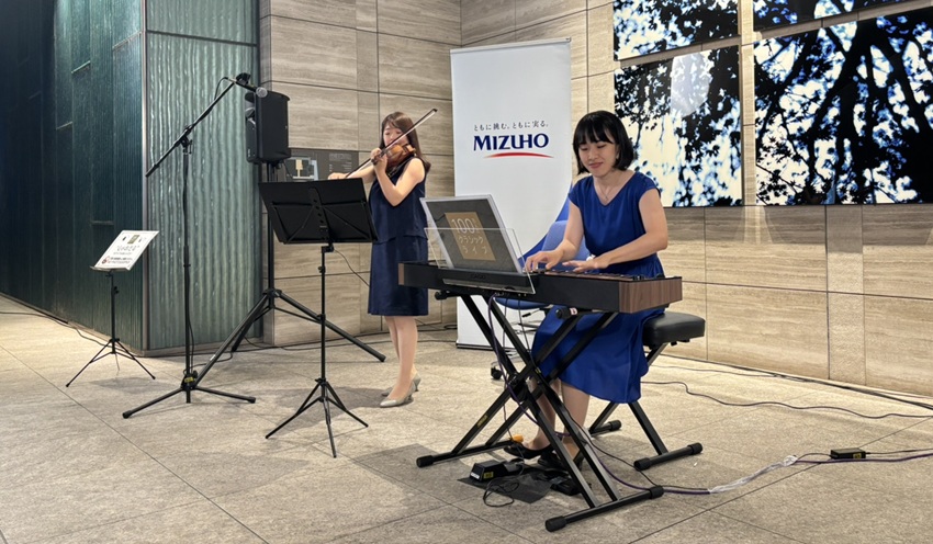 みずほFGは大手町エリアの賑わい創出を目指し、初の音楽イベントを開催した（9月22日、大手町タワー森のプラザ地下階）