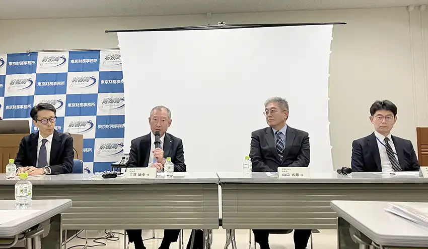 信金・信組のDXについて議論する（左から）山田氏、三澤氏、山口氏、安藤氏（10月24日）