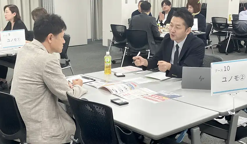 個別相談会ではさまざまな相談が寄せられた（10月9日、名古屋商議所）