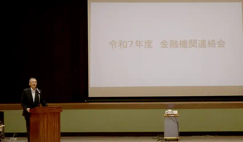 センターの利用を呼びかける古川統括責任者(10月17日、岐阜商工会議所)
