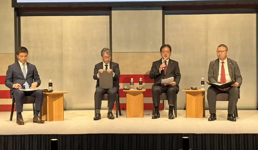 コーポレートガバナンスの現状と展望について語る味の素の佐々木専務(左から3人目、10月23日、ホテルニューオータニ)