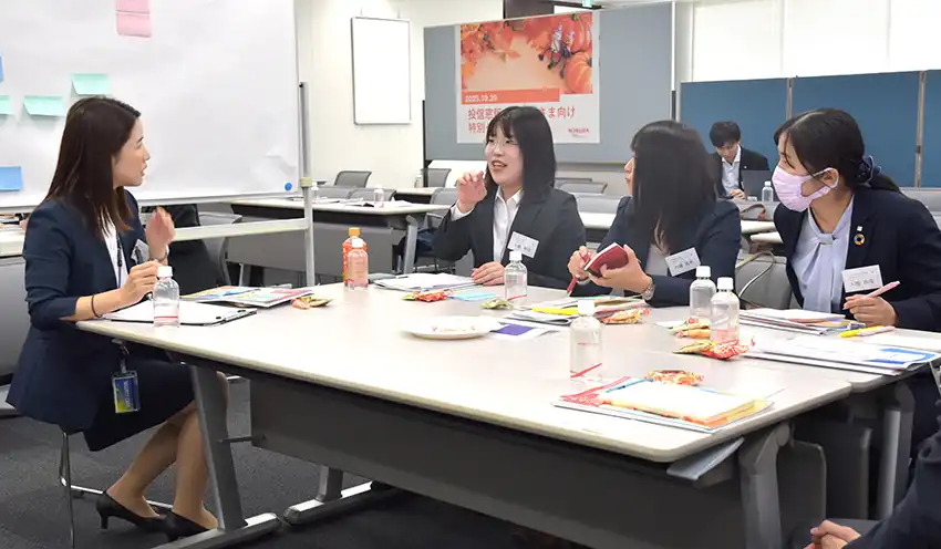 課題を共有し合う参加者(10月29日、野村証券静岡支店)