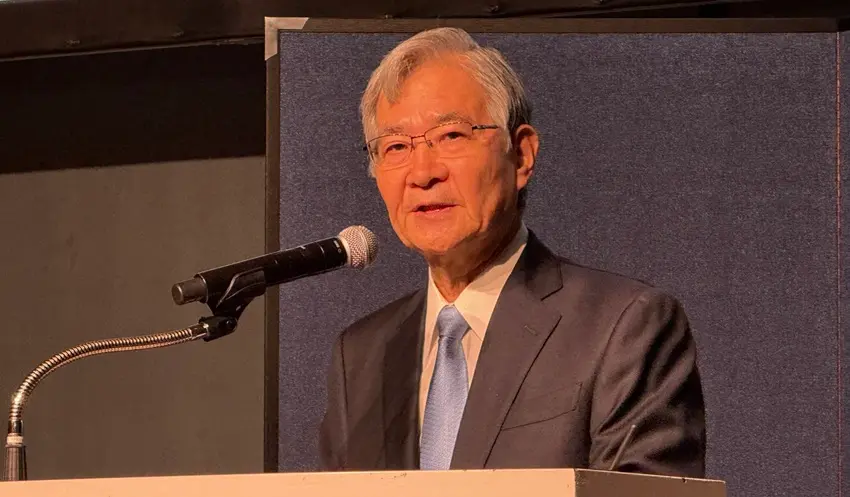 冒頭で挨拶する日証協の日比野会長（10月20日、ホテルニューオータニ）