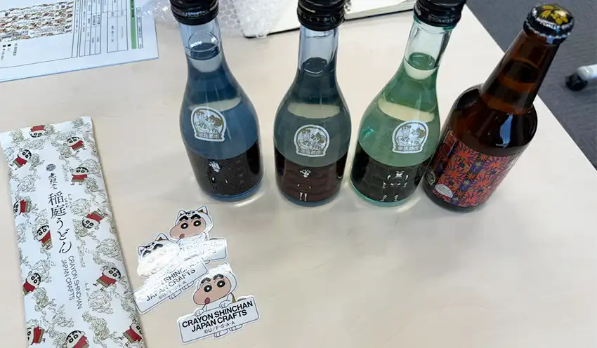 コラボ商品として販売される日本酒や稲庭うどん