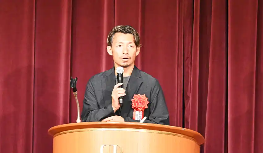 講演する鳥谷氏（10月22日、リーガロイヤルホテル）