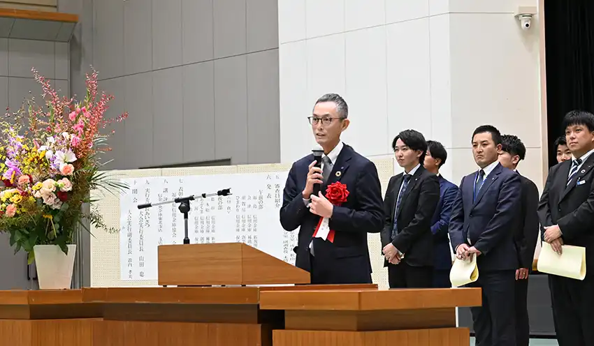 講評を述べる瀬戸支店長(10月25日、郡山市)
