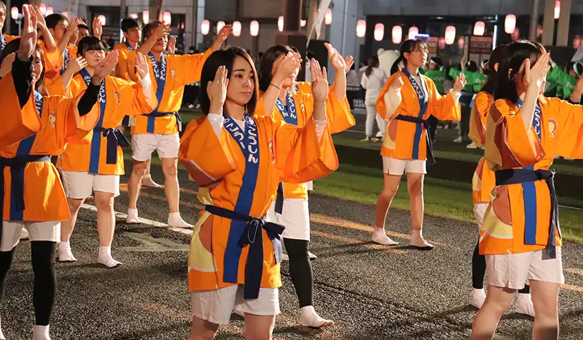 2日の夜まつりに参加した鹿児島興業信組（11月2日、鹿児島市）